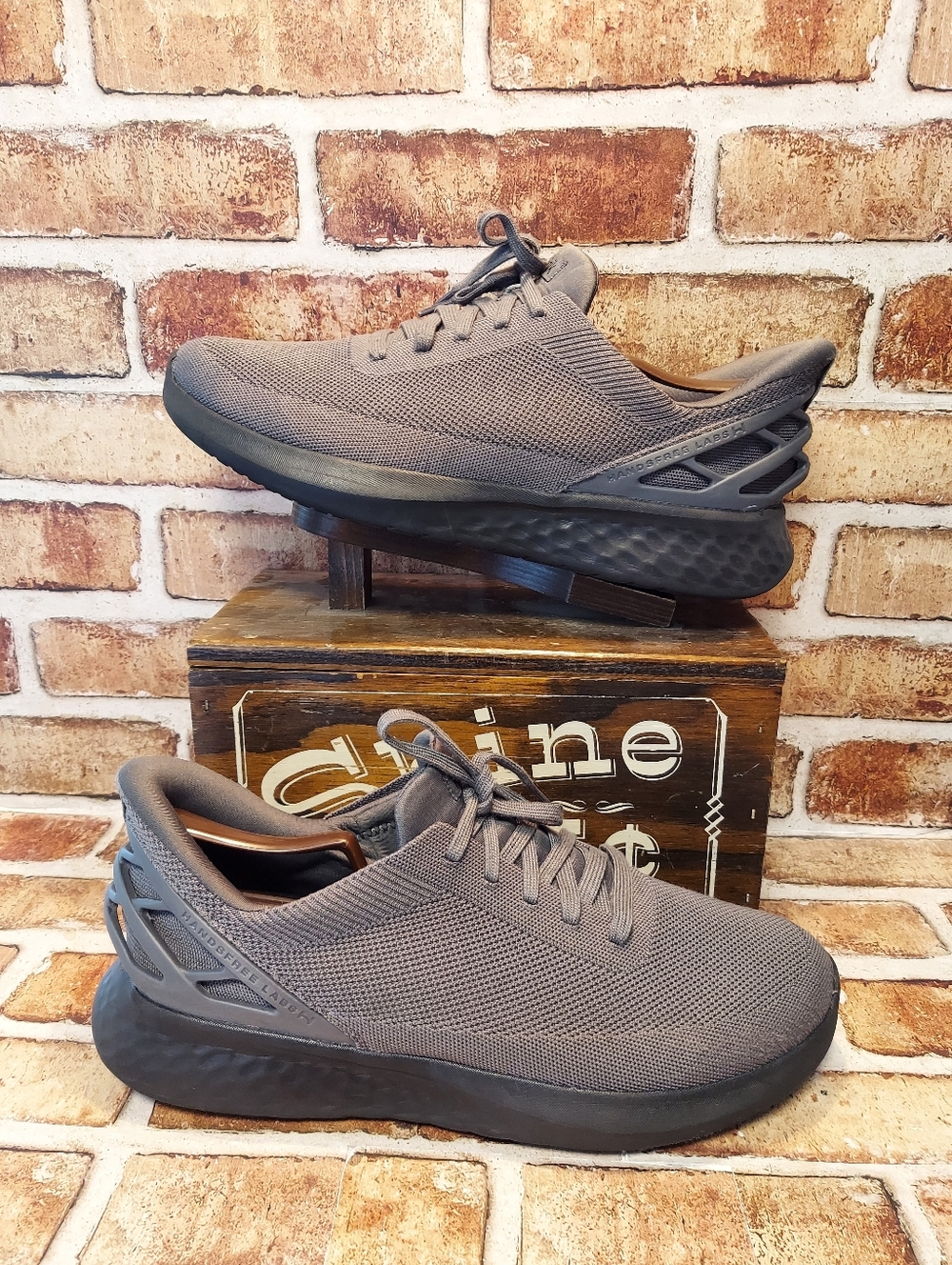 Pre-owned Kizik Athens Hands Free Sneakers